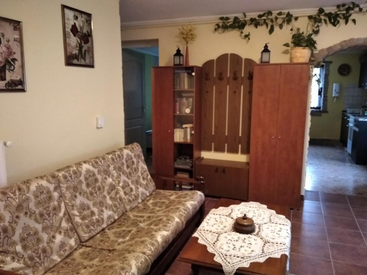 Moezsi Apartman Tolna 외부 사진